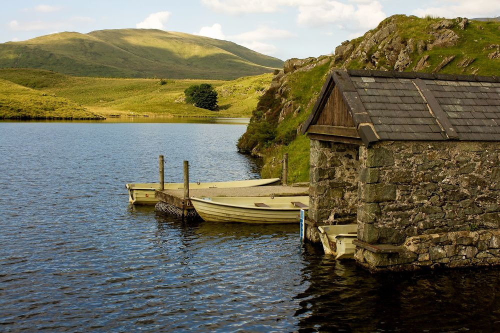 Horské jazero v Snowdone.