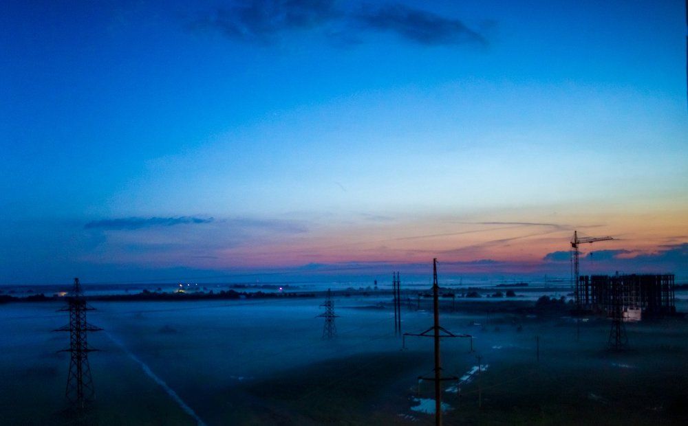 Туман, белые ночи, вид из окна