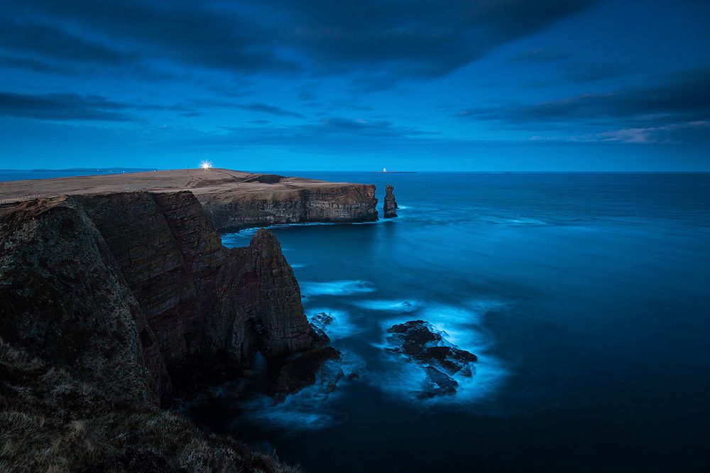 Blue hour be the sea