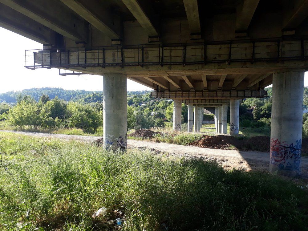 По ту сторону