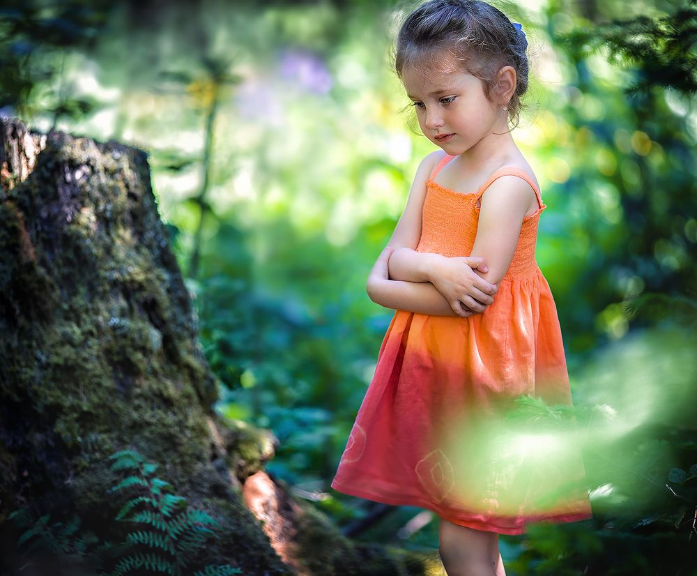 задумалась