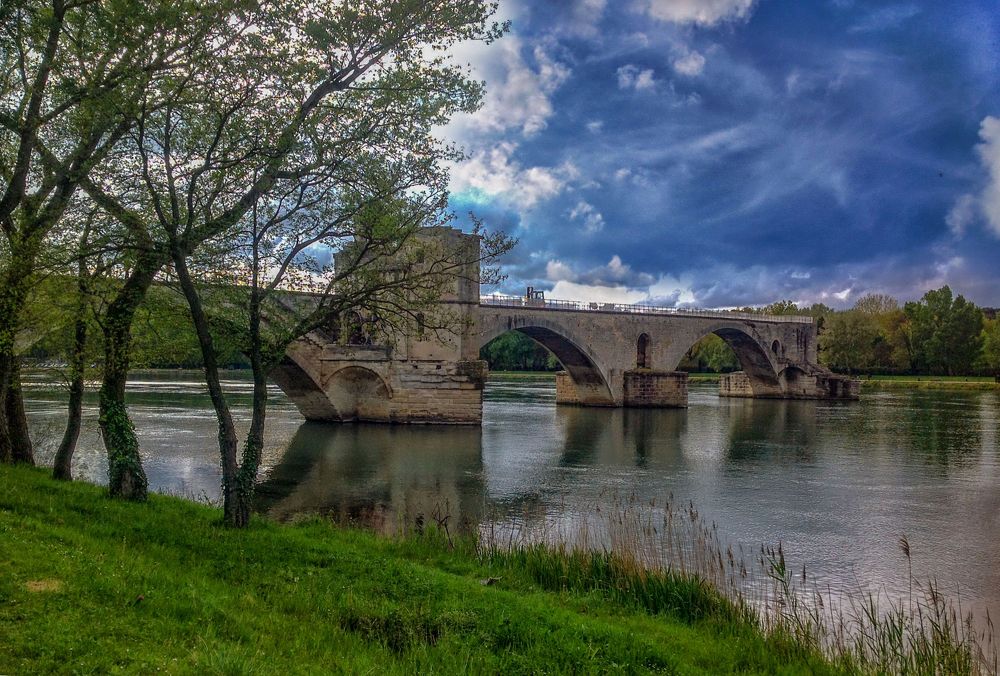 Прованс. Франция. Мост Сен-Бенезе.