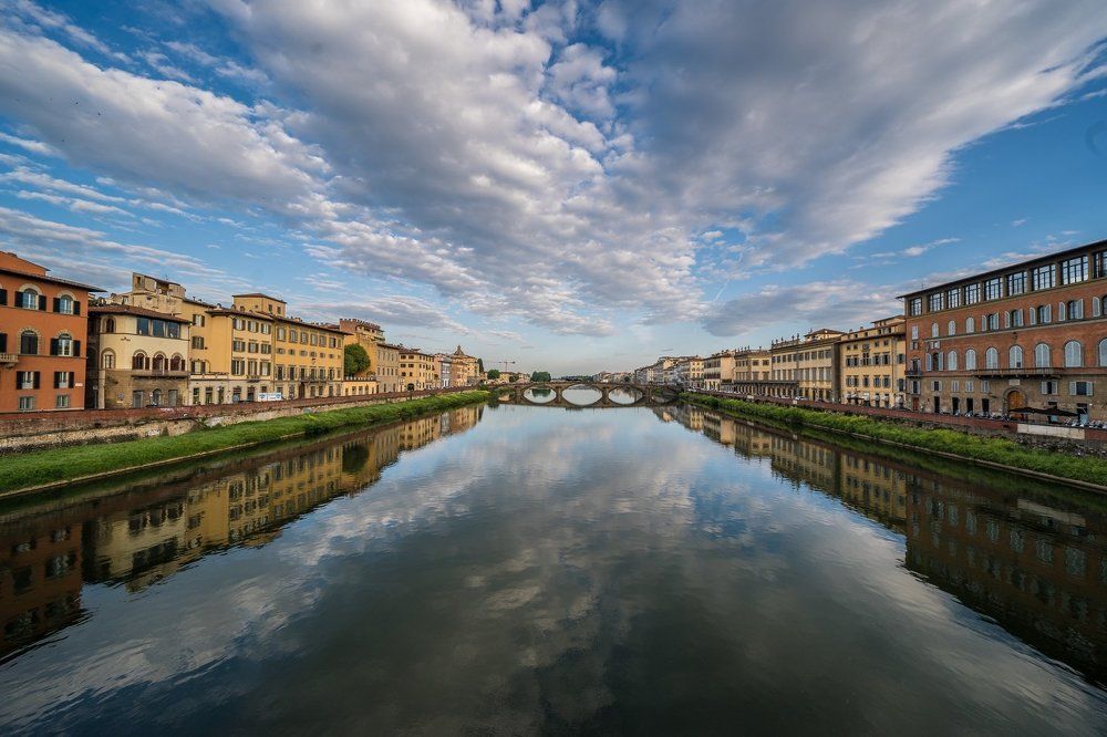 Мосты Флоренции в кружеве облаков