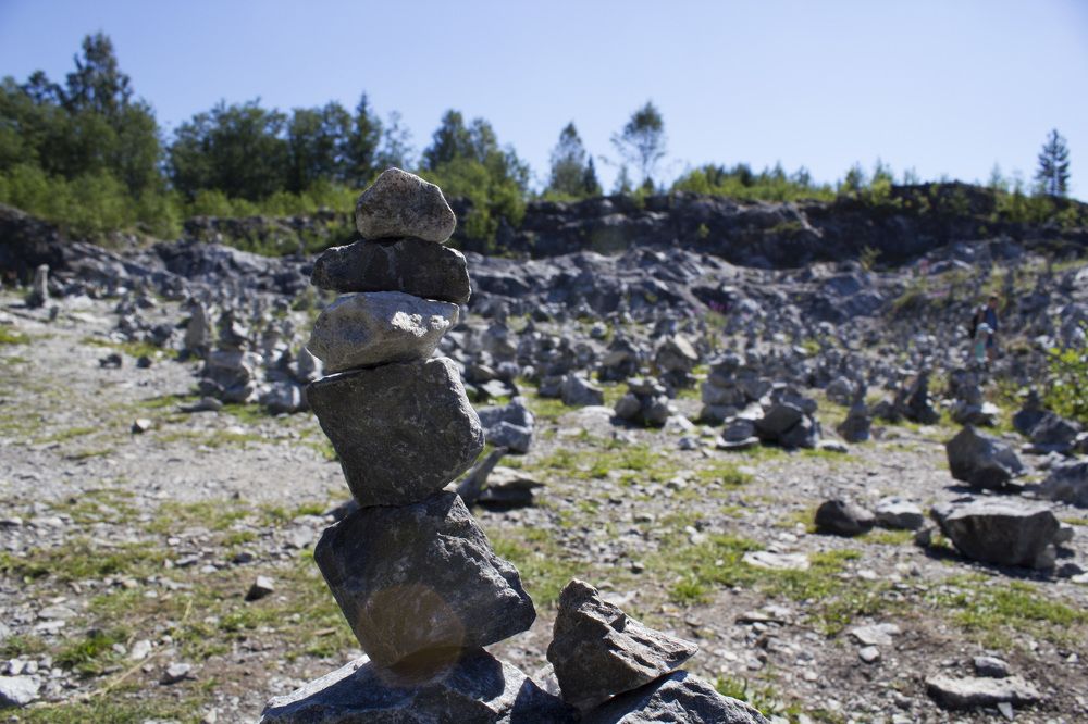 Тролли из камней Горный парк Рускеала