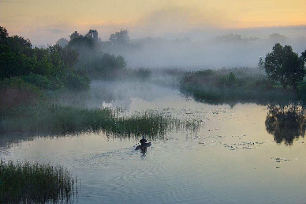 На утренней воде.