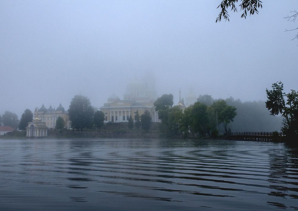 Нило-Столобненская пустынь. Рассвет