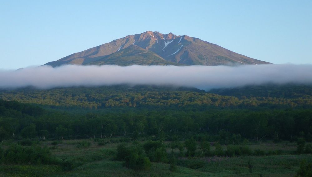 туман поднимается в гору