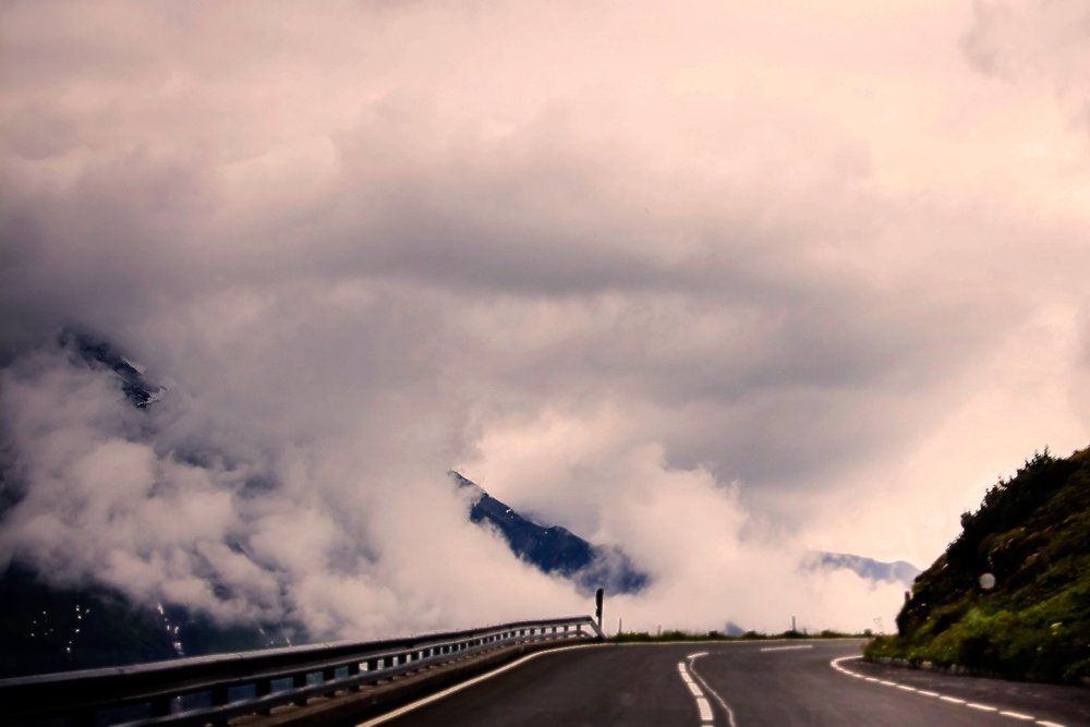 Дорога в облаках