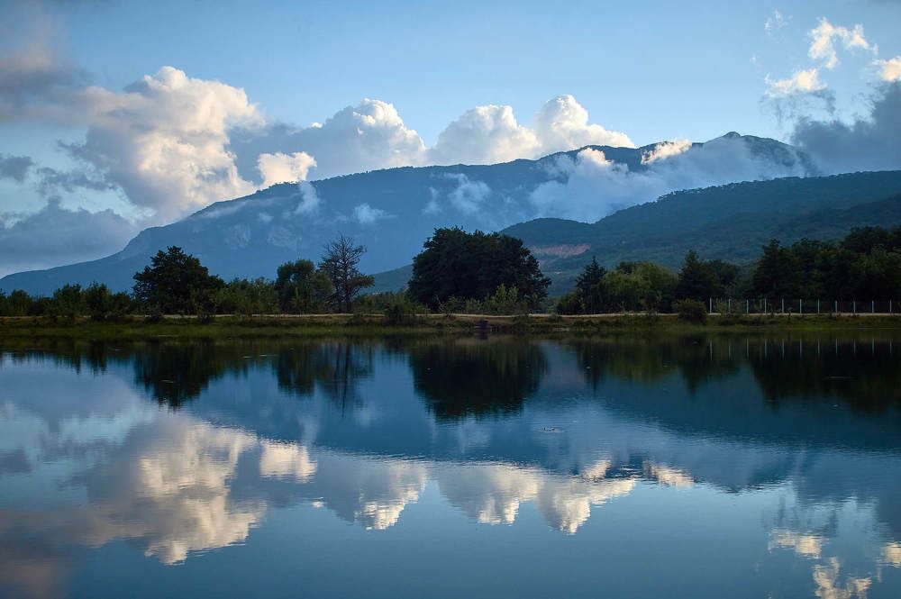 Крымские горы. Отражение