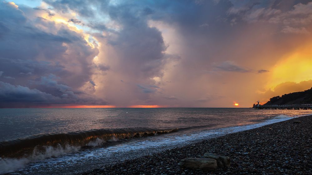 Шторм в Дагомысе