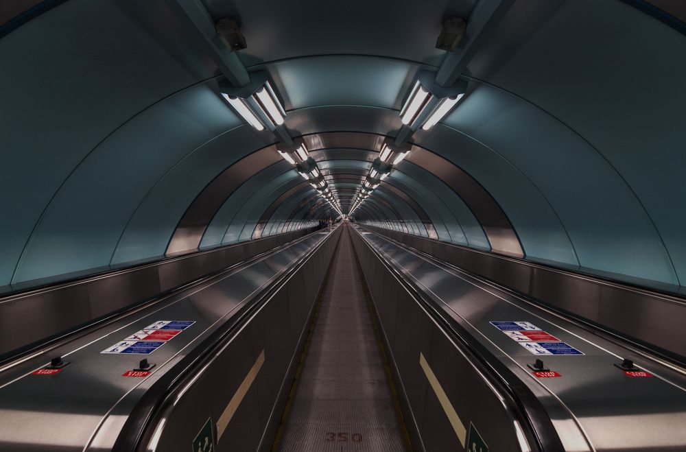 Травола́тор