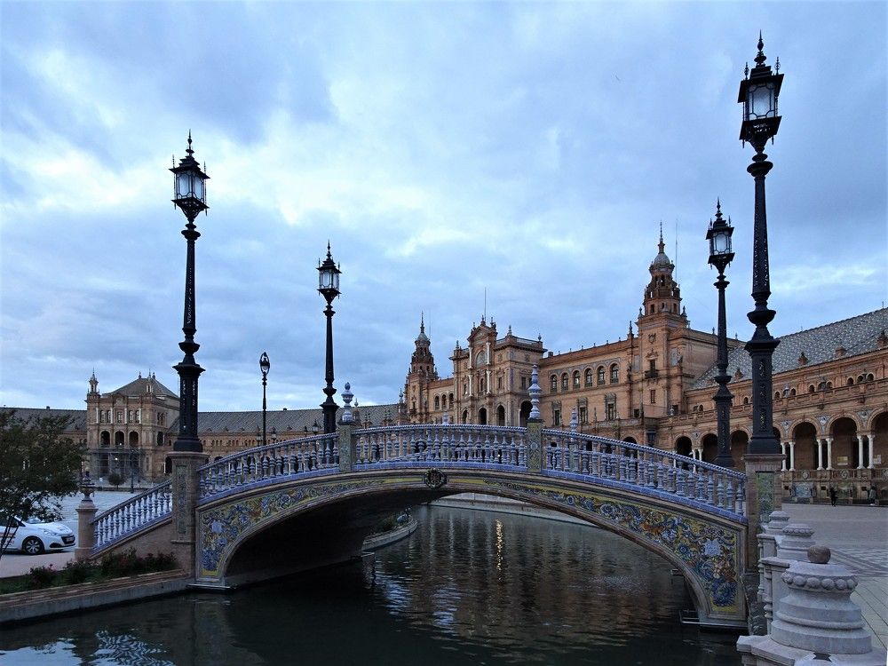 Мостик на пл. Испании
