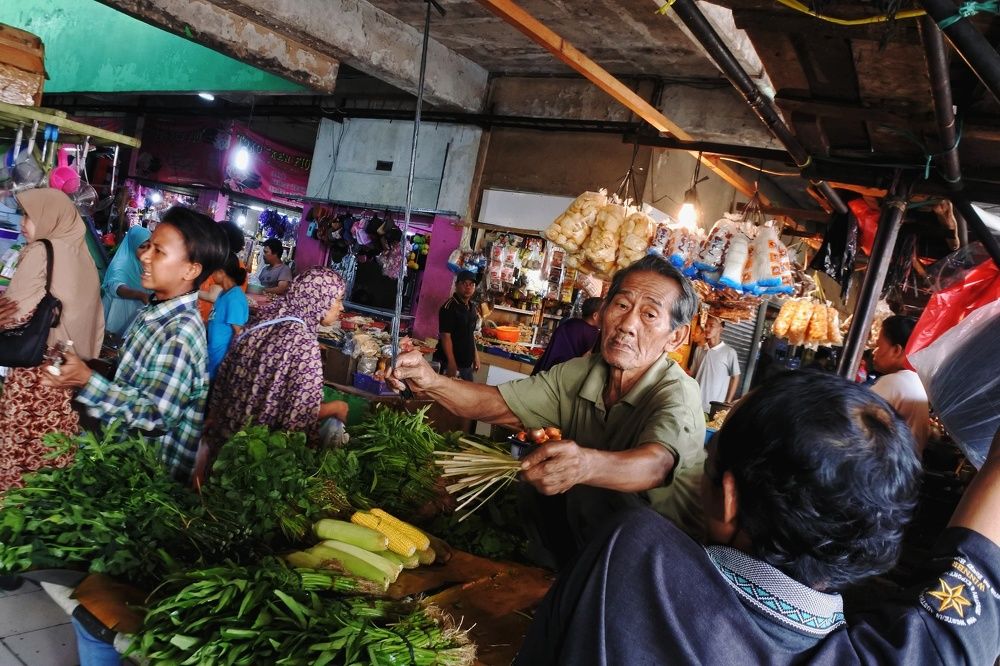 Street market activity