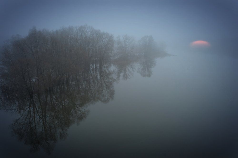 Раннее утро половодья.