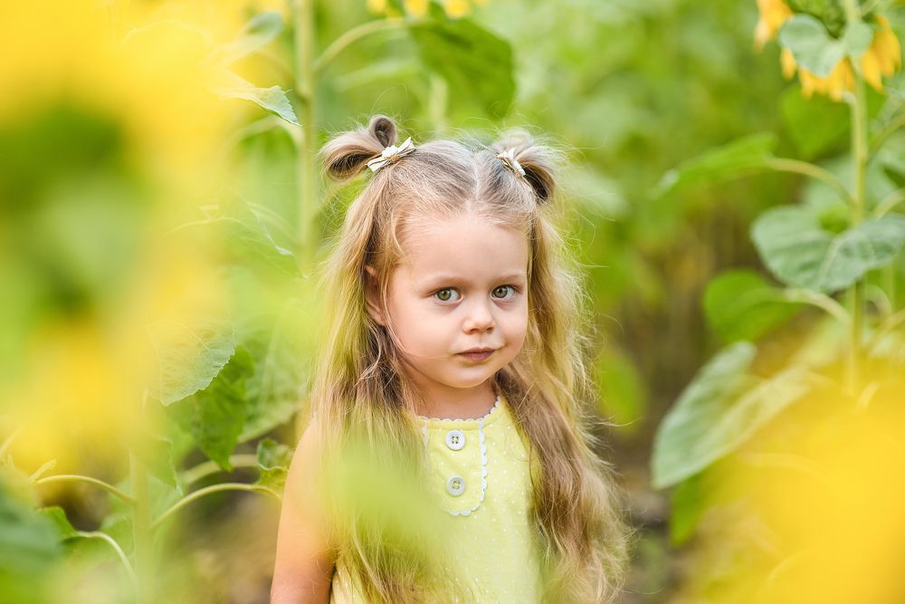 Маленькая девочка в большом мире