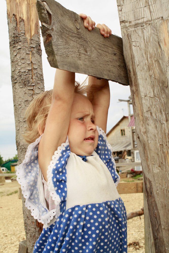 Девочка в деревне