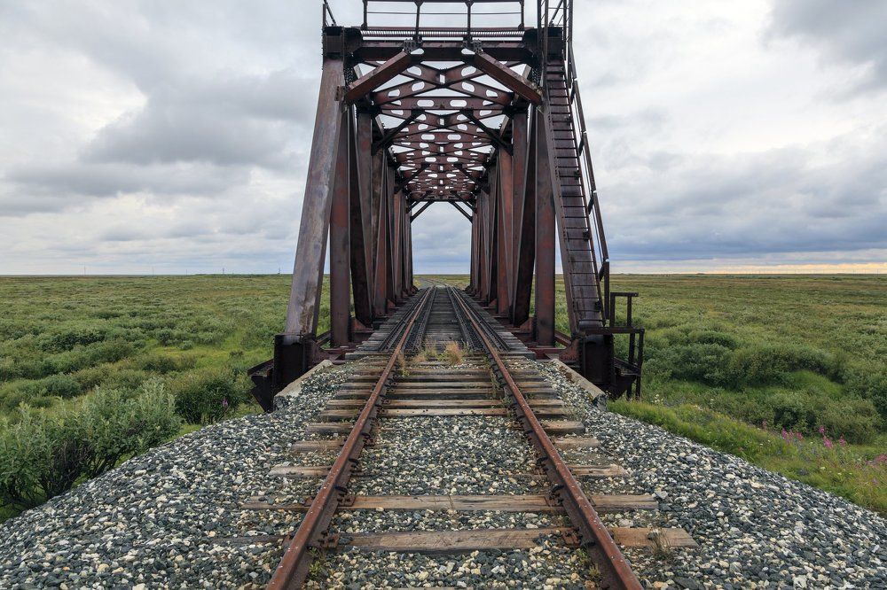 Заброшенный мост на Ямале