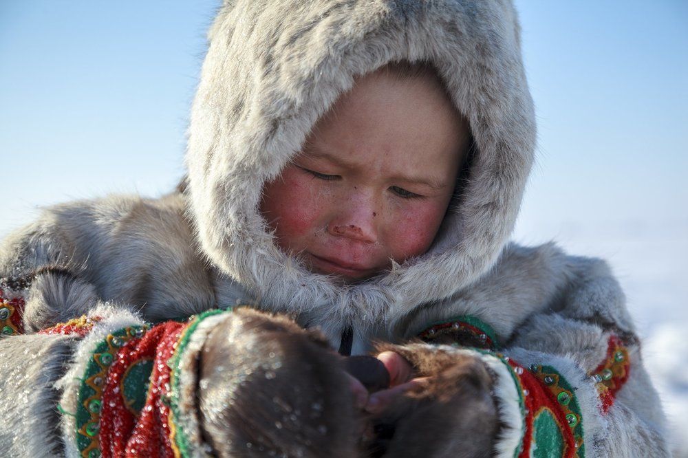Дети Ямала, первый раз открывая «Киндр сюрприз»