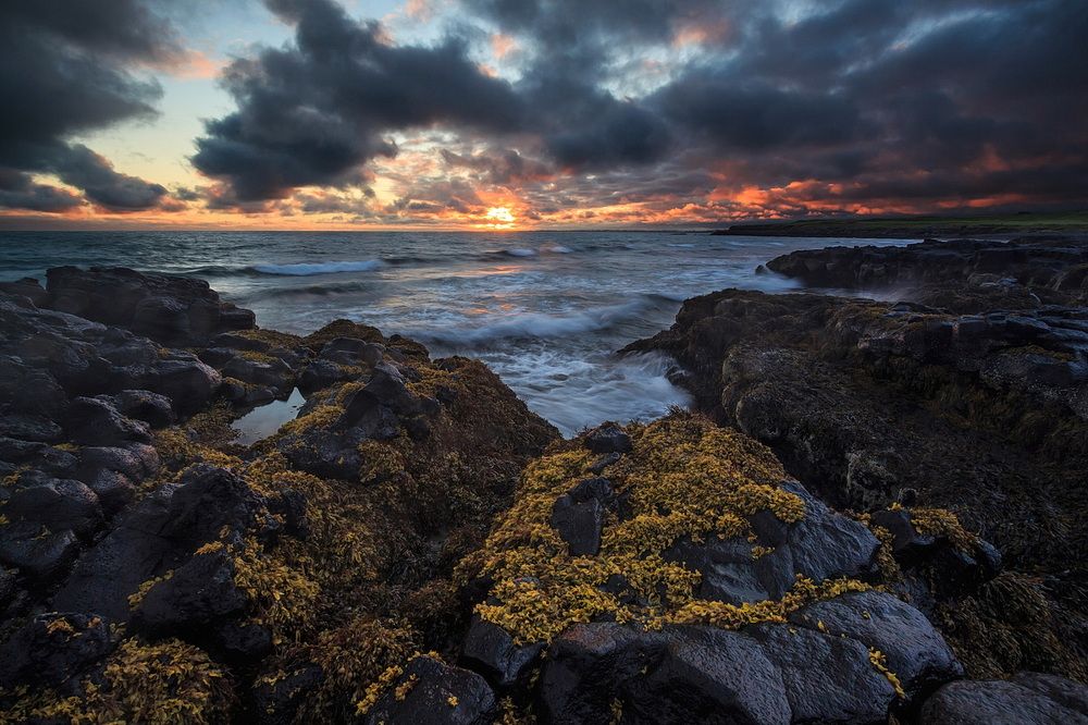 Остывшая лава