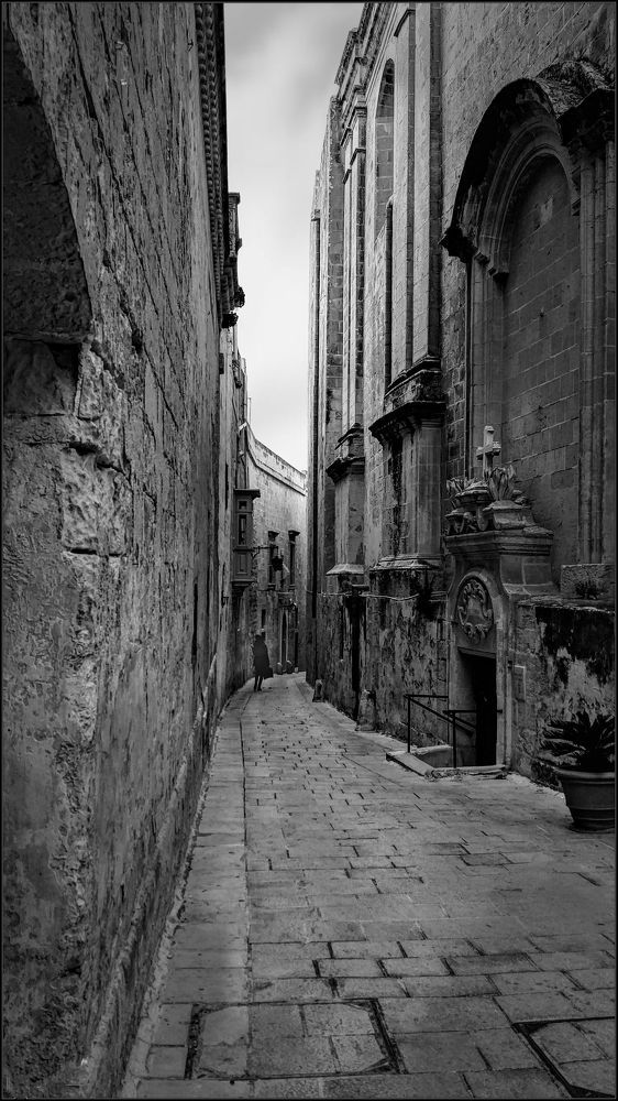 Narrow streets of Mdina, Malta