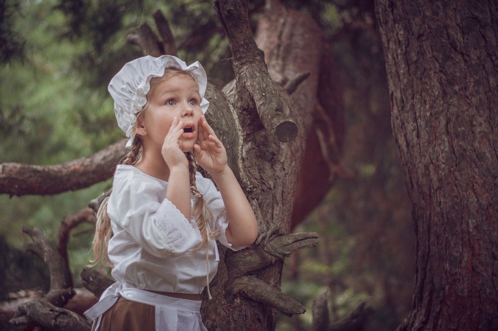 Варенька в лесу