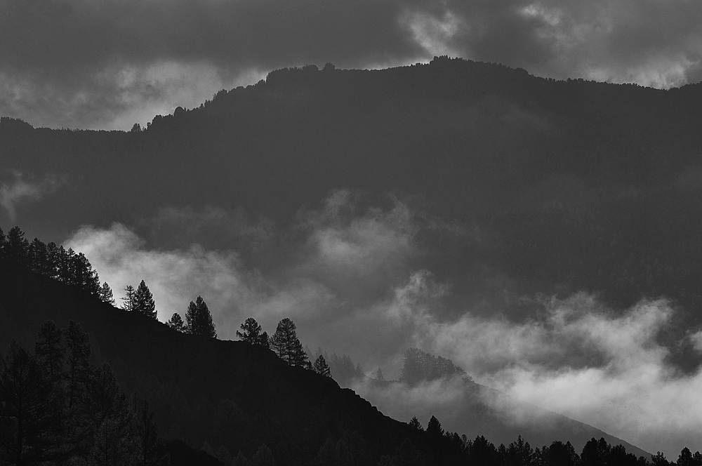 А в горах по утром туман