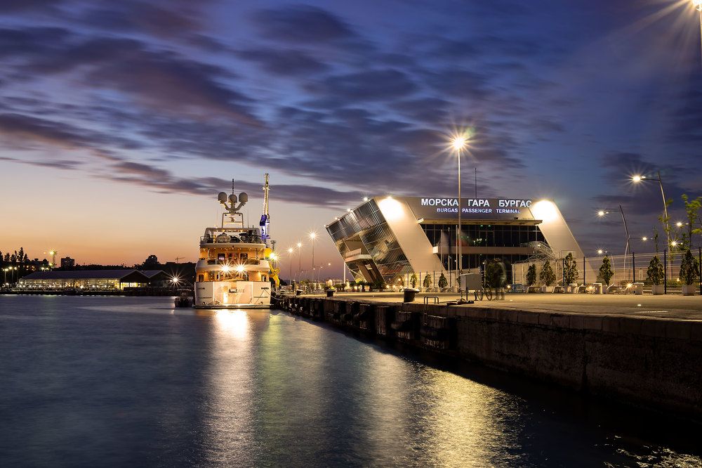 Ночной порт