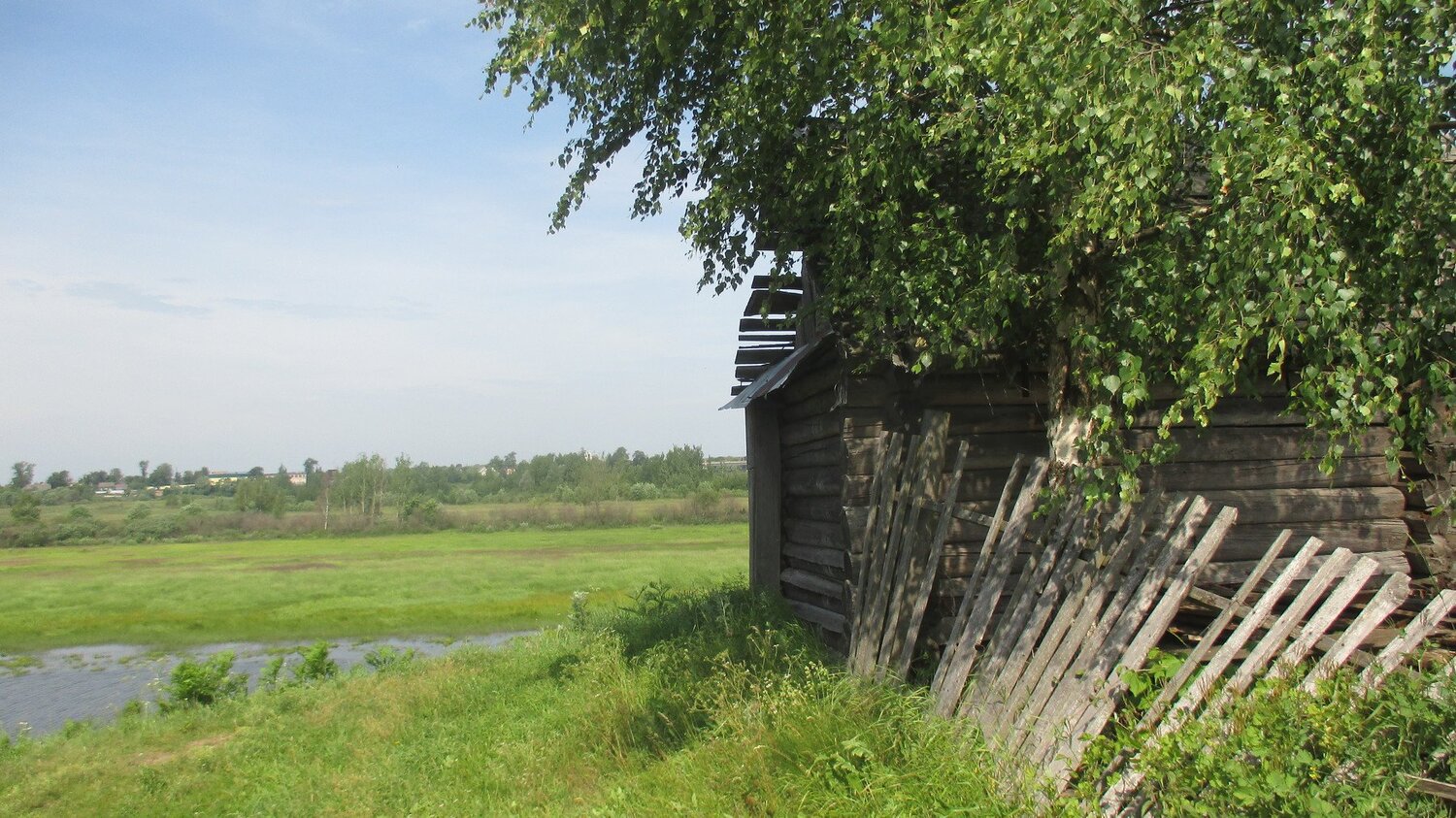На крутом берегу