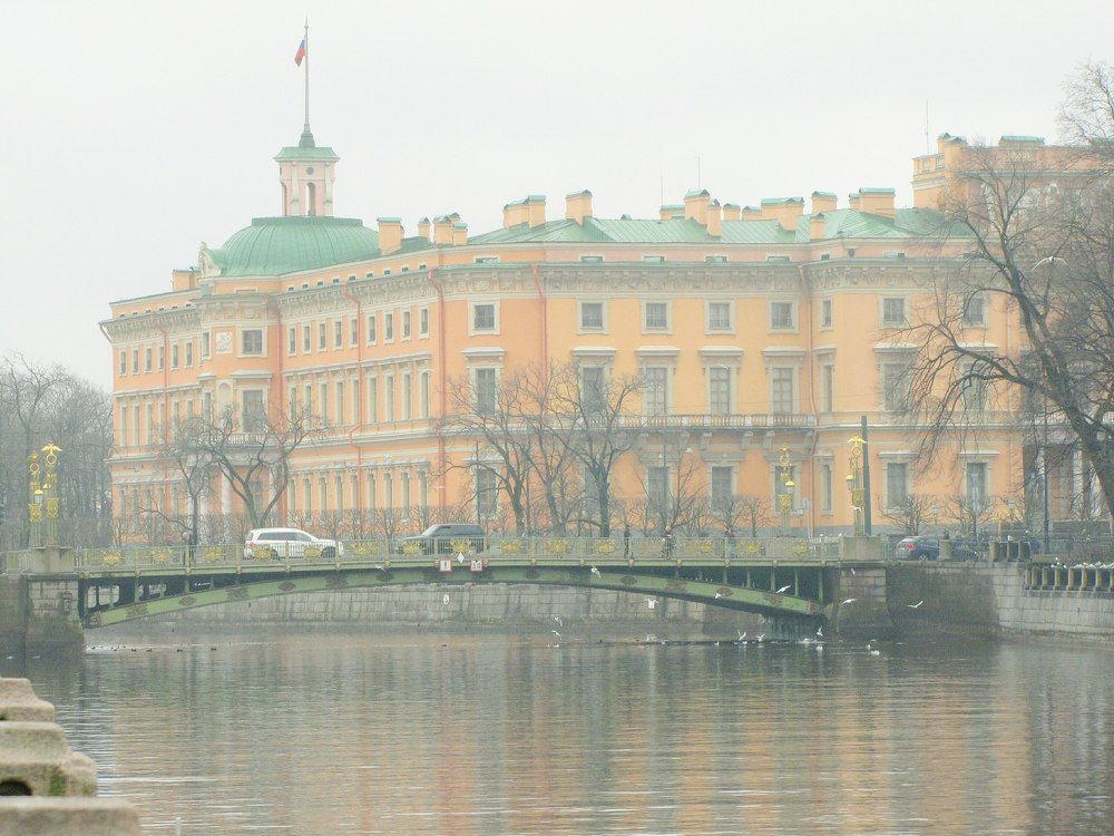 у замка