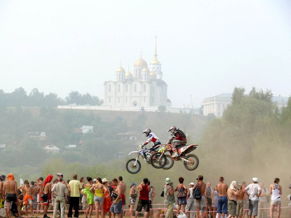 Борьба в воздухе...