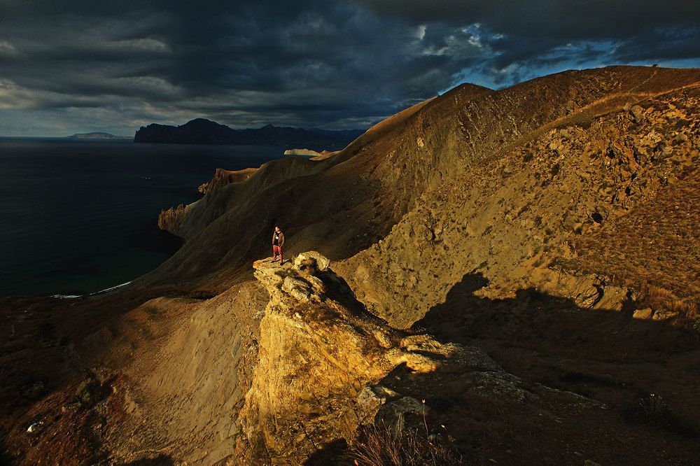 "...стою на вершине, один в тишине,.."