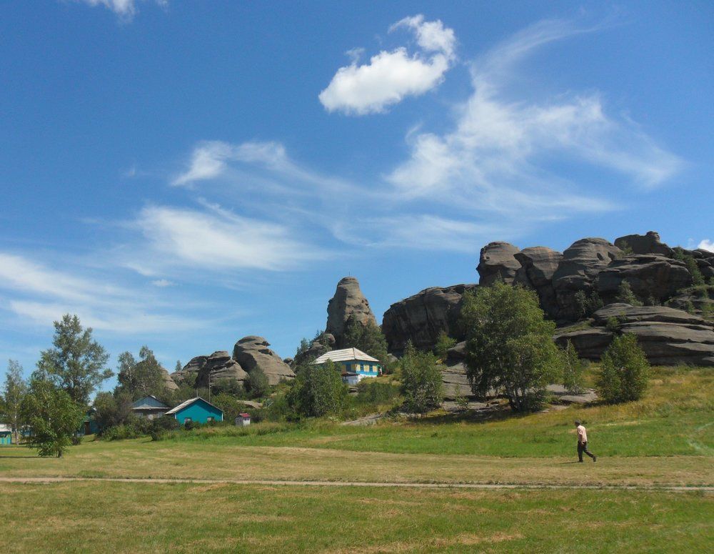 лагерь в скалах