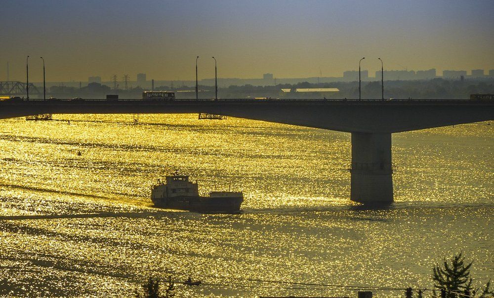 Кама в золоте заката