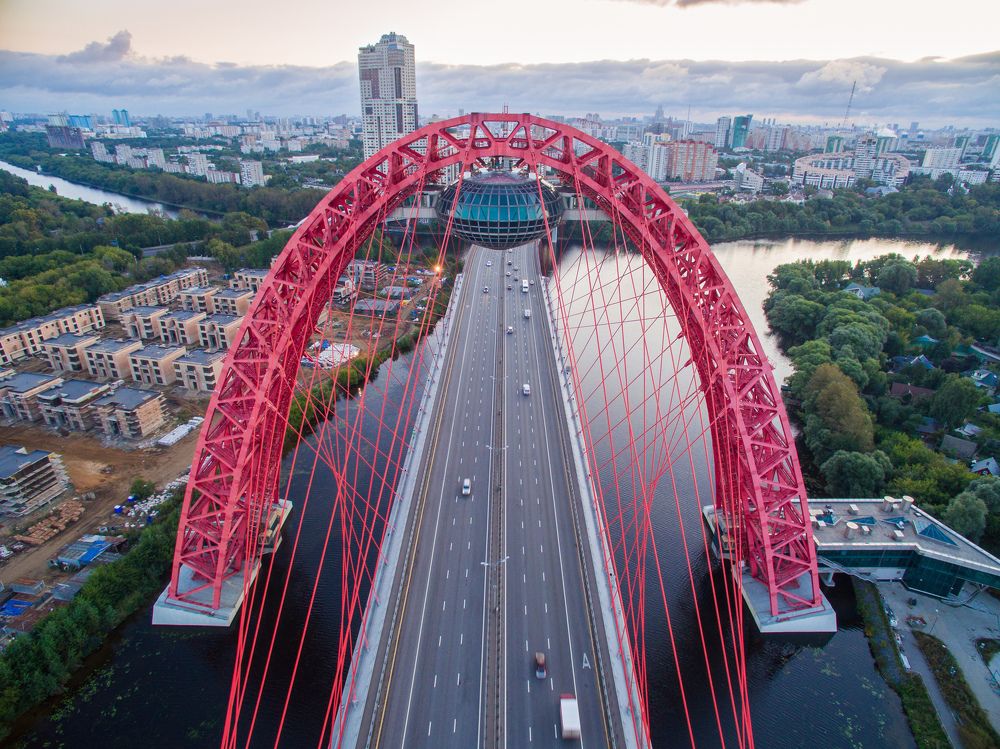 Zhivopisny Bridge in Moscow