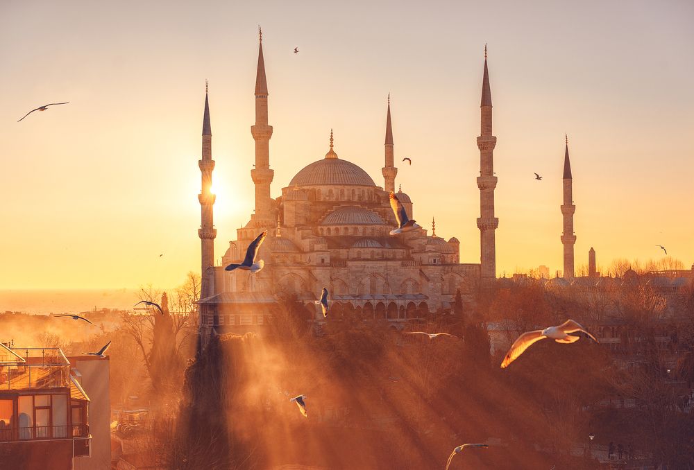 Мечеть Султанахмет в лучах закатного солнца. Стамбул.