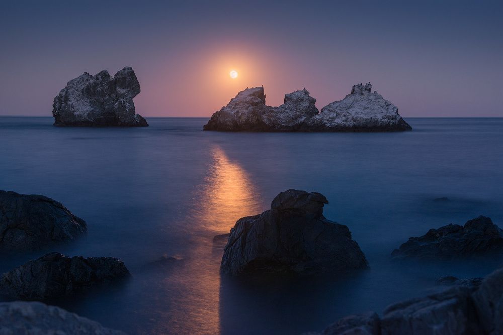 Магия полной луны. Мыс Карасан, Крым