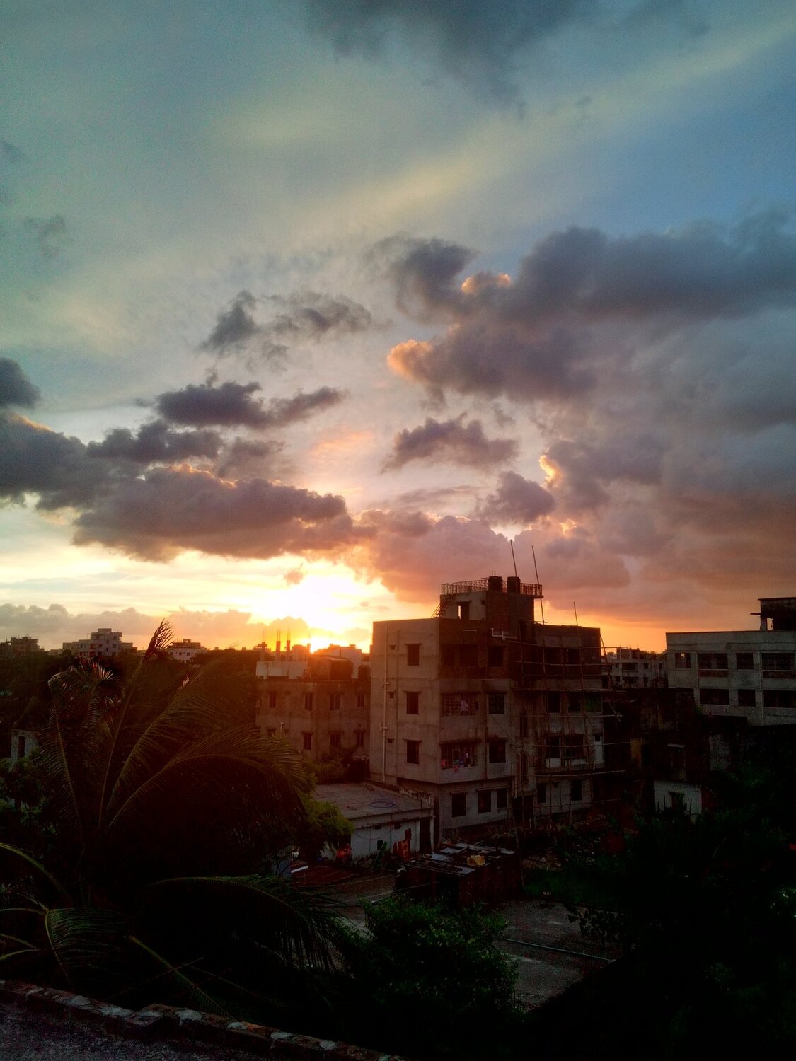 মেঘ ছুঁয়েছে মন