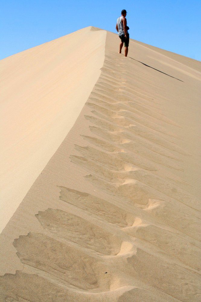 Покоренная вершина. Поющийбархан. Казахстан.