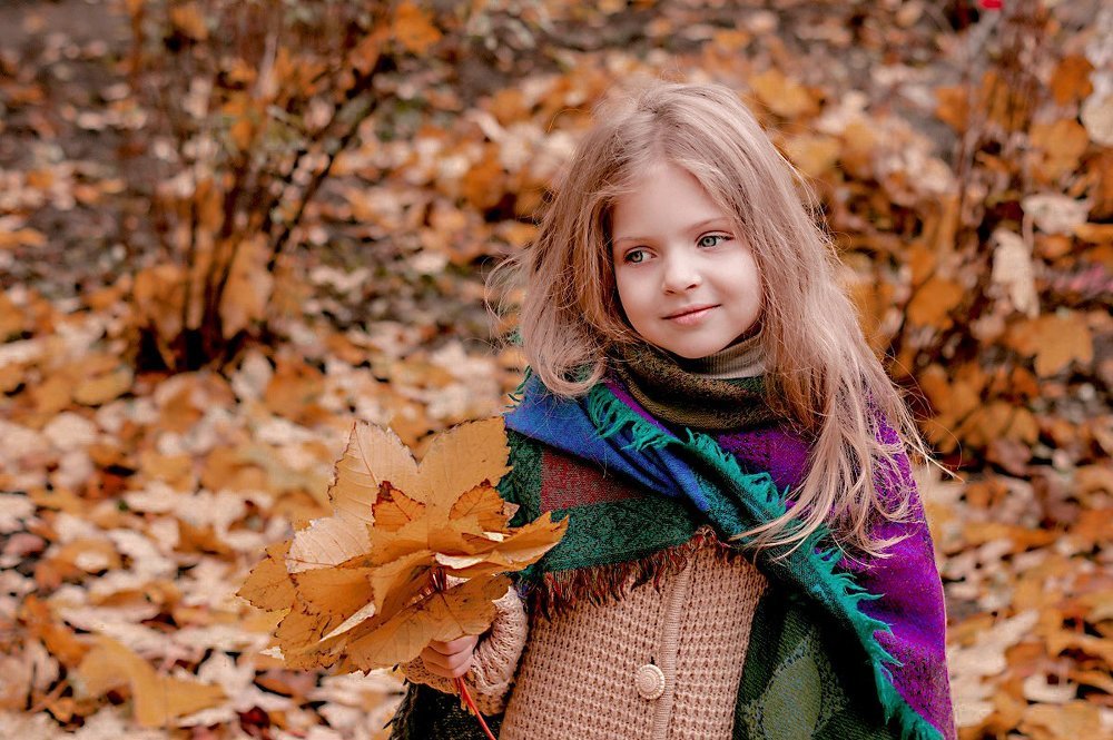 Девочка осень.