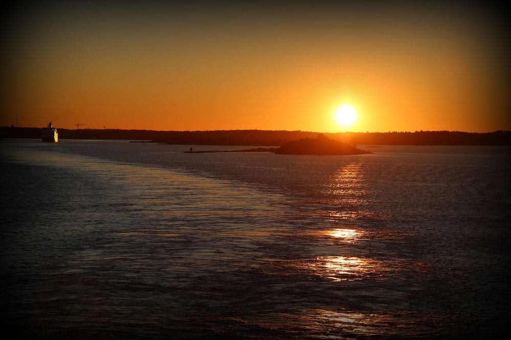 встречными курсами...