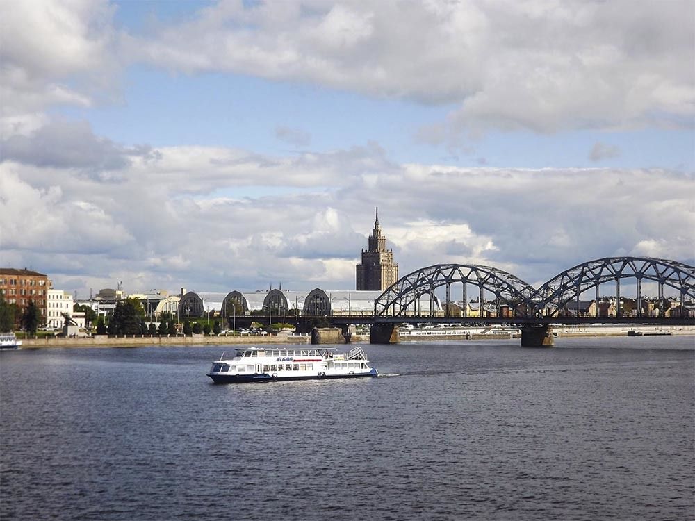 Рига. Железнодорожный мост. - Riga. Railroad bridge.