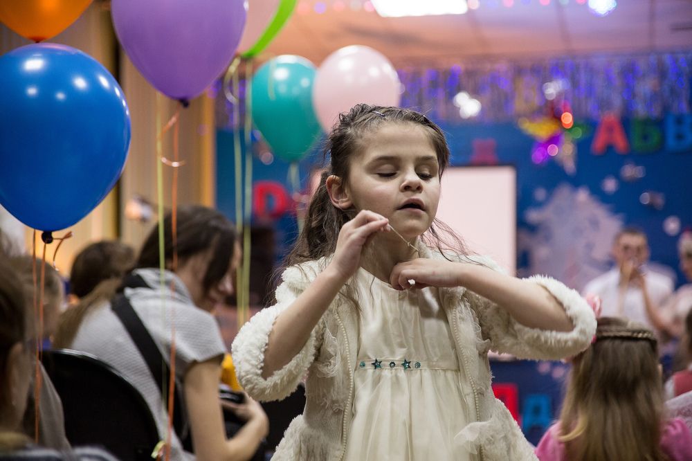 среди шумного бала