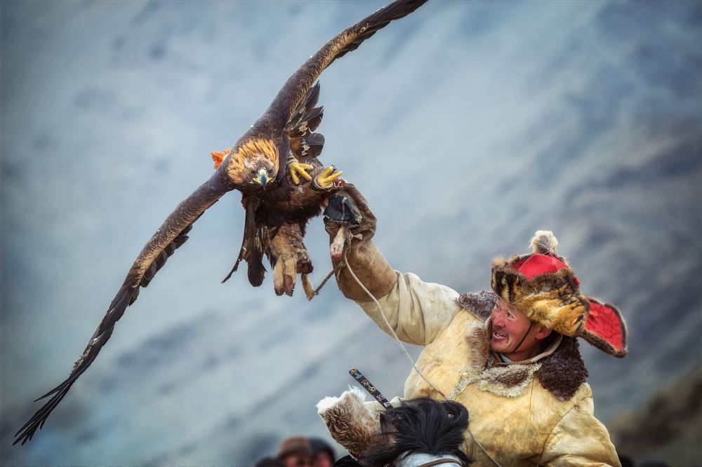 Глаза в глаза