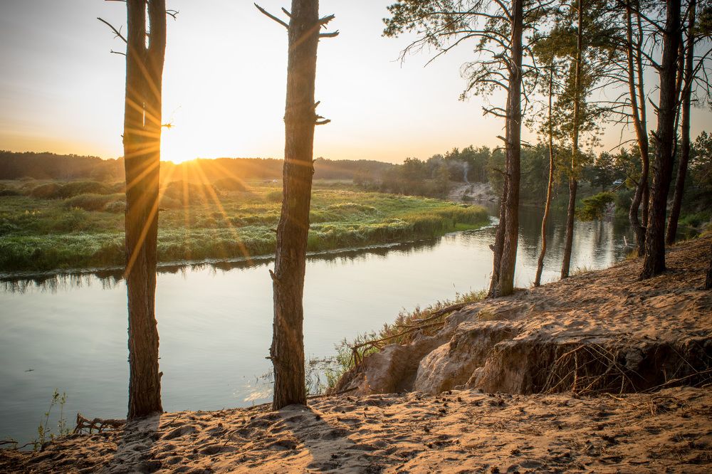 Обрывистый берег