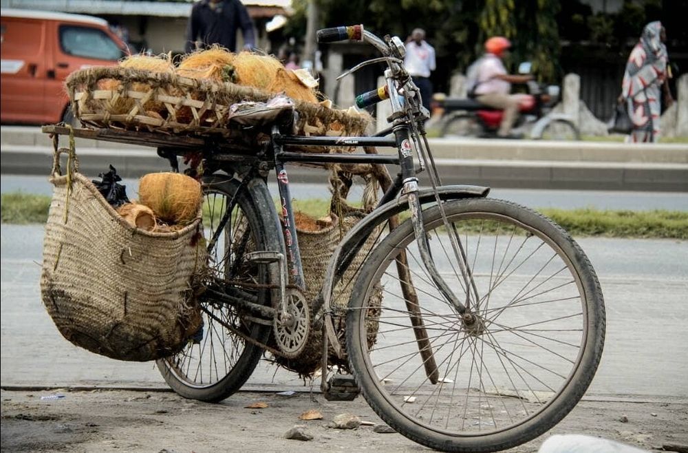 Chilimg spot, waiting for the customers