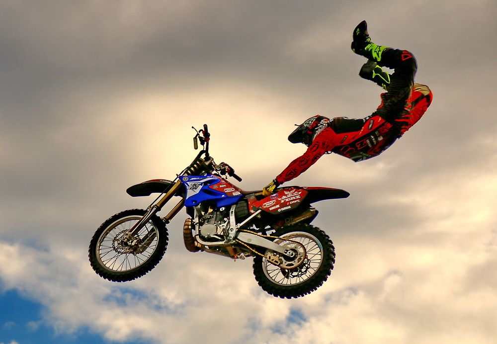 Мотоакробатика.