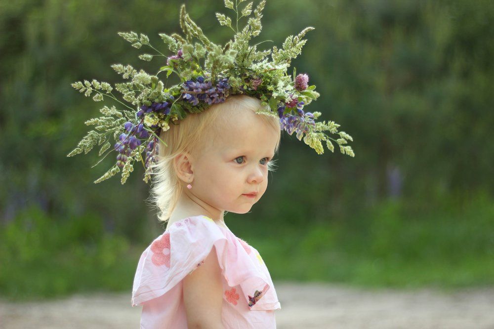 Задумчивая малышка