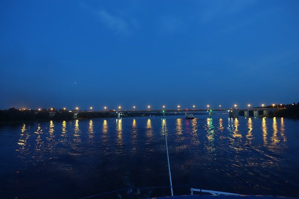 Мост через Неву