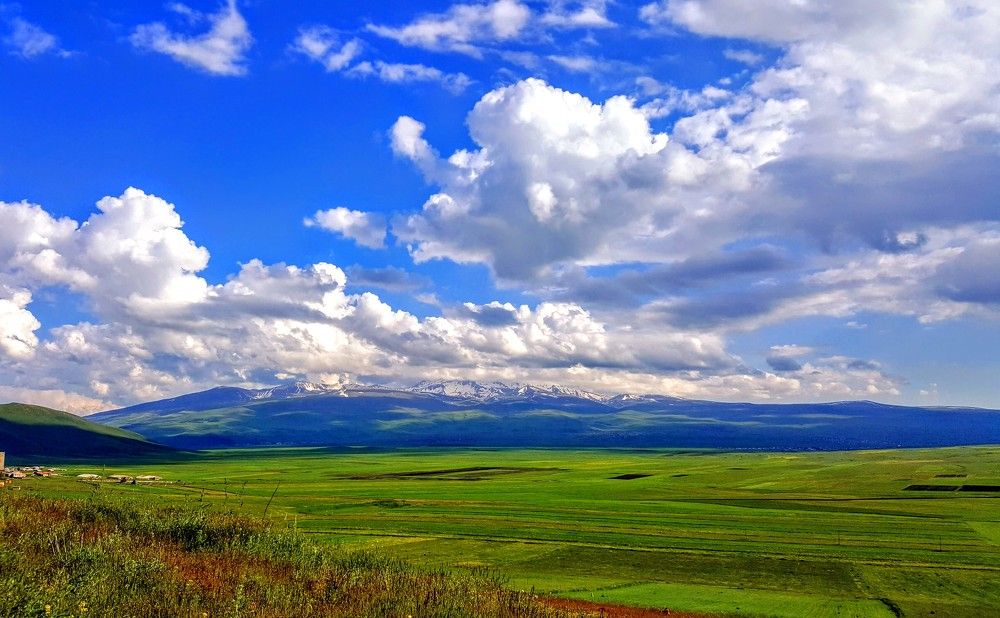 Гора Арагац с северной стороны.