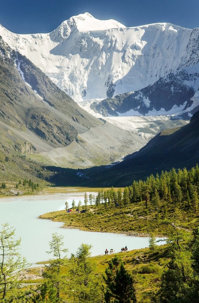 к подножию Белухи